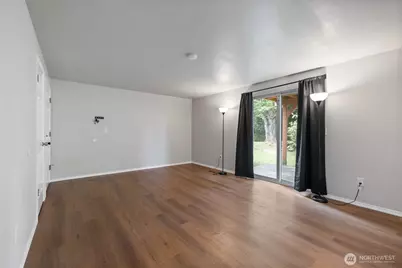 10214 13th Avenue Ct E #E, Tacoma, WA 98445 - Photo 8