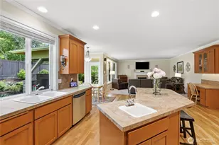 925 23rd St SW, Puyallup, WA 98371 - Photo 10
