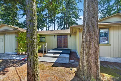 710 NW Heller Street, Oak Harbor, WA 98277 - Photo 2