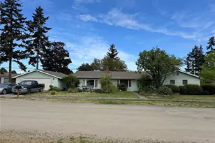 402 W Maple St, Sequim, WA 98382 - Photo 1