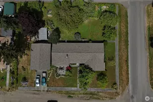 402 W Maple St, Sequim, WA 98382 - Photo 2