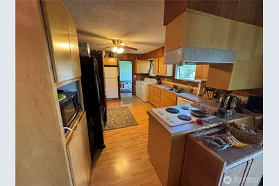 402 W Maple Street, Sequim, WA 98382 - Photo 16