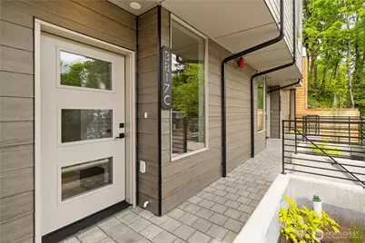 3817 C Fremont Avenue N, Seattle, WA 98103 - Photo 2