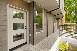3817 C Fremont Ave N, Seattle, WA 98103 - Photo 2