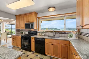 10468 Forest Ave S, Seattle, WA 98178 - Photo 14