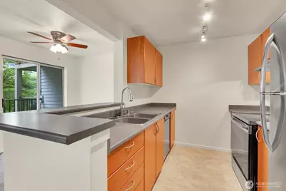 15415 35th Avenue W #F202, Lynnwood, WA 98087 - Photo 2