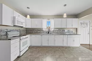 811 Cascade St, Wenatchee, WA 98801 - Photo 8