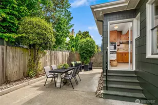 1716 N 43rd St, Seattle, WA 98103 - Photo 28