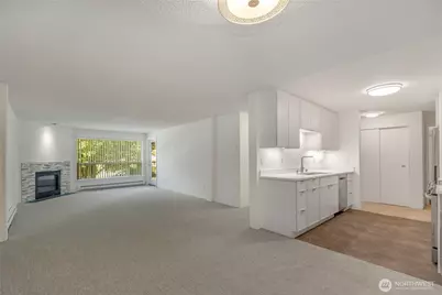 9416 1st Avenue NE #111, Seattle, WA 98115 - Photo 12