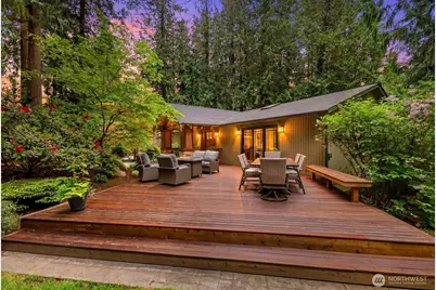 1555 Wildwood Boulevard SW, Issaquah, WA 98027 - Photo 2