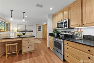 1555 Wildwood Blvd SW, Issaquah, WA 98027 - Photo 10