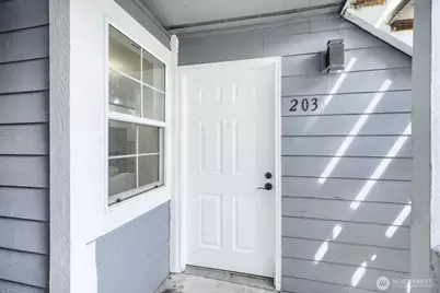 22831 S 30 Avenue S #203, Des Moines, WA 98198 - Photo 2