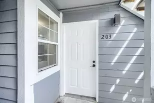 22831 S 30 Ave S, Des Moines, WA 98198 - Photo 2