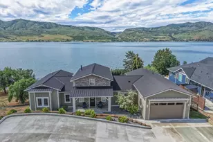 112 Mayer Dr, Chelan, WA 98816 - Photo 2