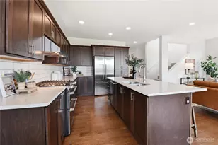 7012 30th Pl SW, Seattle, WA 98126 - Photo 4