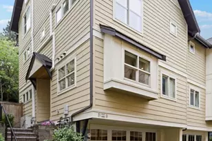 3122 Franklin Ave E, Seattle, WA 98102 - Photo 2