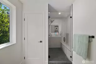 933 N 87th St, Seattle, WA 98103 - Photo 18