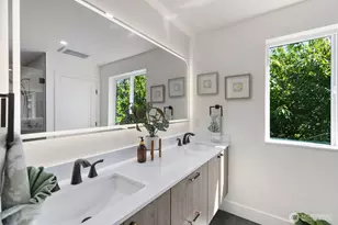 933 N 87th St, Seattle, WA 98103 - Photo 16