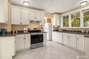 2727 36th Ave SW, Seattle, WA 98126 - Photo 8