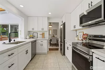 2208 Vashon Ave NE, Renton, WA 98059 - Photo 10