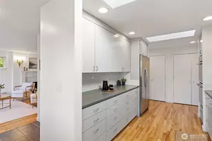 3813 NE 70th St, Seattle, WA 98115 - Photo 12