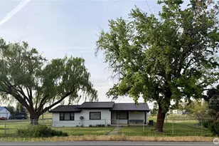 230 N W Watson St, Creston, WA 99117 - Photo 2