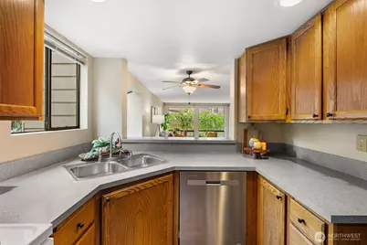 15123 Sunwood Boulevard #GG21, Tukwila, WA 98188 - Photo 4