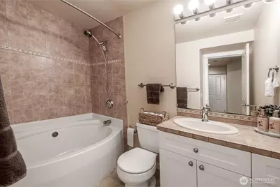 3030 31st Avenue W, Seattle, WA 98199 - Photo 22