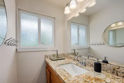 826 S 200th Street, Des Moines, WA 98198 - Photo 12