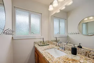 826 S 200th St, Des Moines, WA 98198 - Photo 12