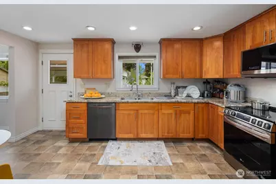 826 S 200th Street, Des Moines, WA 98198 - Photo 8