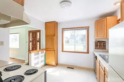 828 S Hawthorne Street, Tacoma, WA 98465 - Photo 8