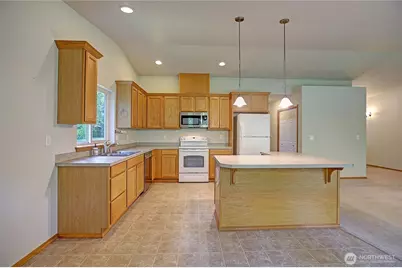 611 SW Camano Drive, Camano Island, WA 98282 - Photo 10