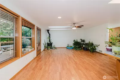 566 E Pointes Drive W, Shelton, WA 98584 - Photo 2