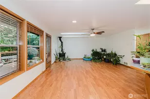 566 E Pointes Dr W, Shelton, WA 98584 - Photo 2