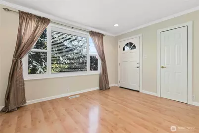 3015 W Emerson Street, Seattle, WA 98199 - Photo 4