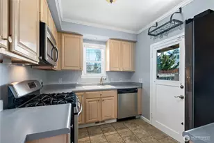 3015 W Emerson St, Seattle, WA 98199 - Photo 14