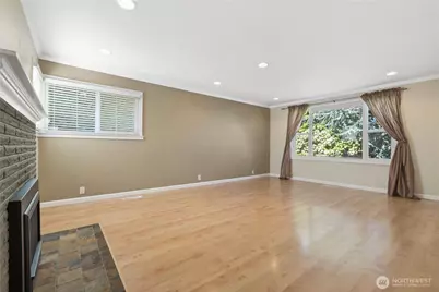 3015 W Emerson Street, Seattle, WA 98199 - Photo 8