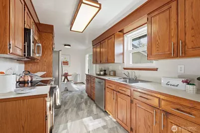 14804 12th Avenue SW, Burien, WA 98166 - Photo 8