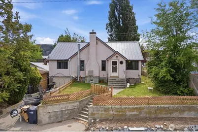 118 Coulee Boulevard, Electric City, WA 99123 - Photo 1