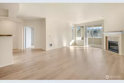 2244 132nd Avenue SE #B112, Bellevue, WA 98005 - Photo 4
