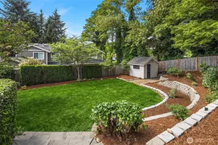 10030 NE 110th St, Kirkland, WA 98033 - Photo 36
