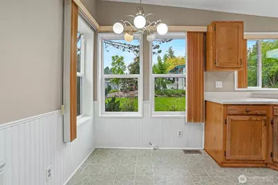 905 243rd Street SW, Bothell, WA 98021 - Photo 8