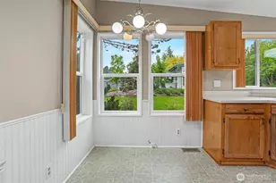 905 243rd St SW, Bothell, WA 98021 - Photo 8