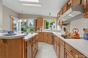 905 243rd St SW, Bothell, WA 98021 - Photo 2