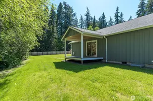 1701 Hemlock Dr, Camano Island, WA 98282 - Photo 20