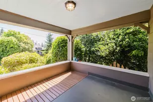 1922 4th St, Bremerton, WA 98337 - Photo 4