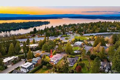 9215 NE 32nd Street, Clyde Hill, WA 98004 - Photo 2