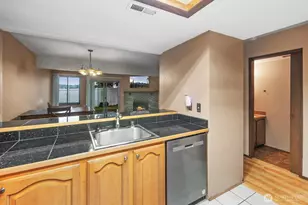 323 SW 112th St, Seattle, WA 98146 - Photo 4