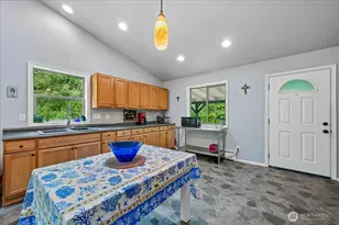 11508 Claussen Rd, Anderson Island, WA 98303 - Photo 12